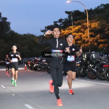 Runner Photo 3725026