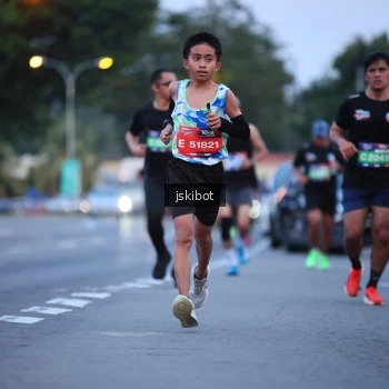 Runner Photo 3725347