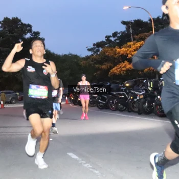 Runner Photo 3725766