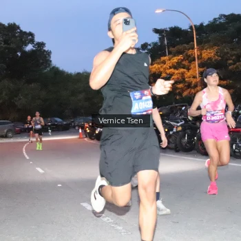 Runner Photo 3726001