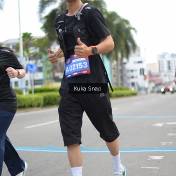 Runner Photo 3726215