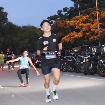 Runner Photo 3726333