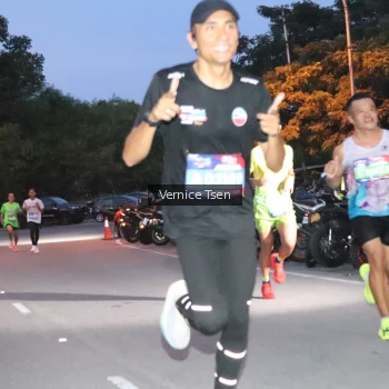 Runner Photo 3726812