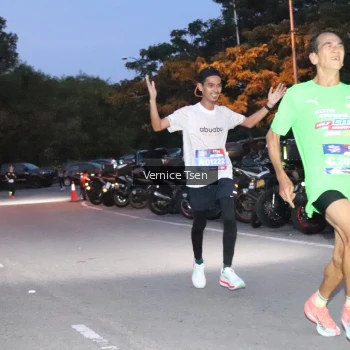 Runner Photo 3727010