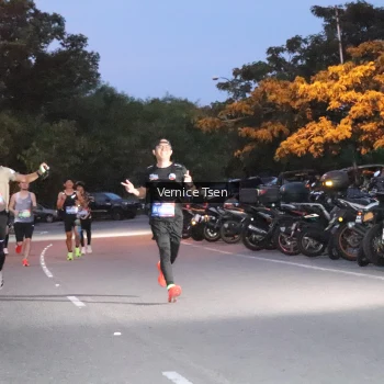Runner Photo 3727446