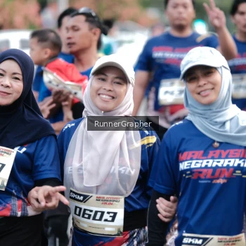 Runner Photo 3727527