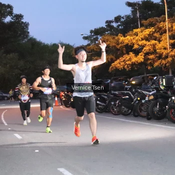 Runner Photo 3727741