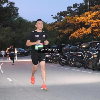 Runner Photo 3729095