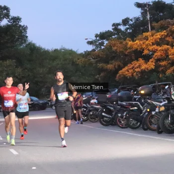 Runner Photo 3729617