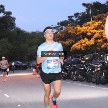 Runner Photo 3729857