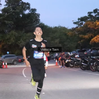 Runner Photo 3729975