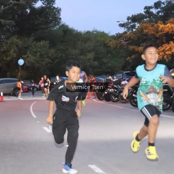 Runner Photo 3730605