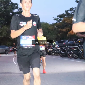 Runner Photo 3732005