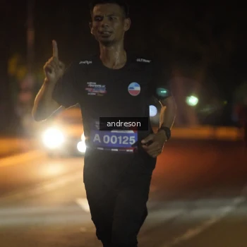 Runner Photo 3732015