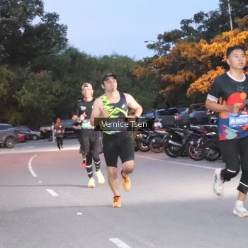 Runner Photo 3732704