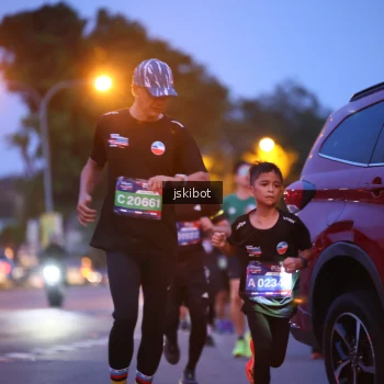 Runner Photo 3732851