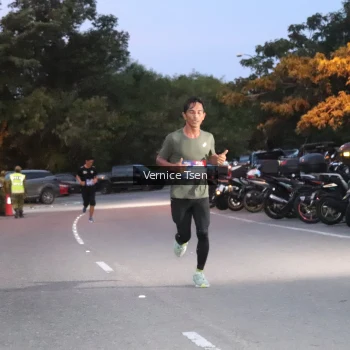 Runner Photo 3732945