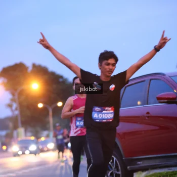 Runner Photo 3732975
