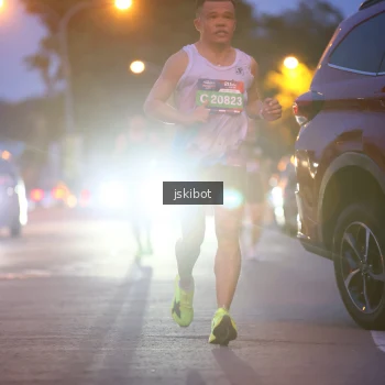 Runner Photo 3733337
