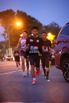 Runner Photo 3733498