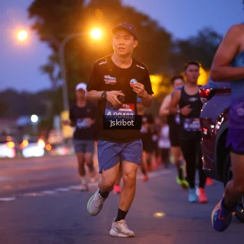 Runner Photo 3733574