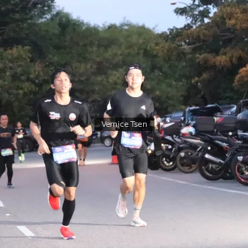 Runner Photo 3733873