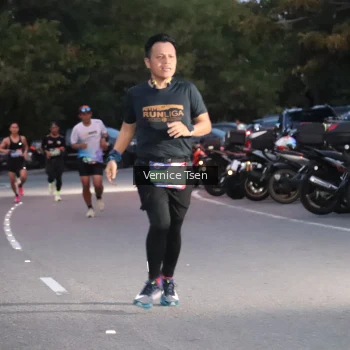 Runner Photo 3734116