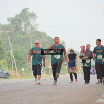 Runner Photo 3734242