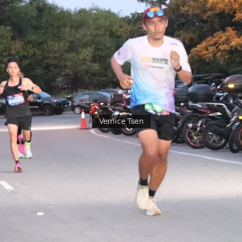 Runner Photo 3734317