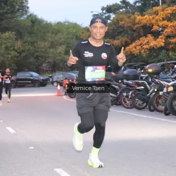 Runner Photo 3734515