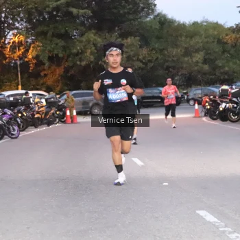 Runner Photo 3734839