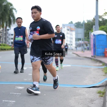 Runner Photo 3734915