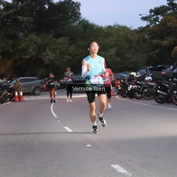 Runner Photo 3734944