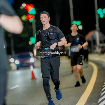 Runner Photo 3734996