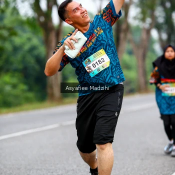 Runner Photo 3735525