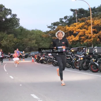 Runner Photo 3735526
