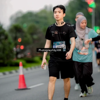Runner Photo 3735535