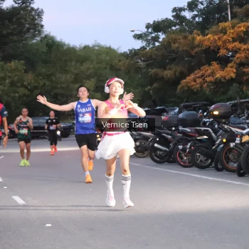 Runner Photo 3735543
