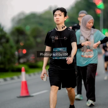 Runner Photo 3735546