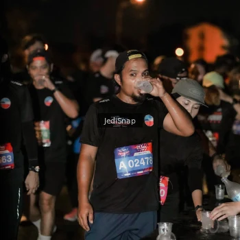 Runner Photo 3735576