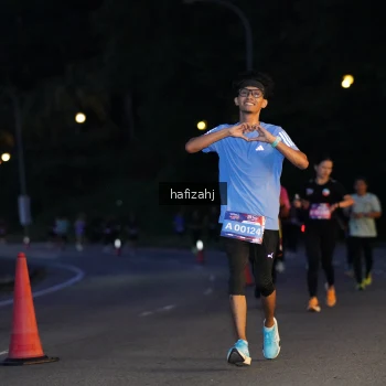 Runner Photo 3735641