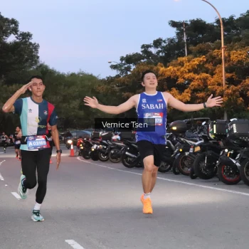 Runner Photo 3735675