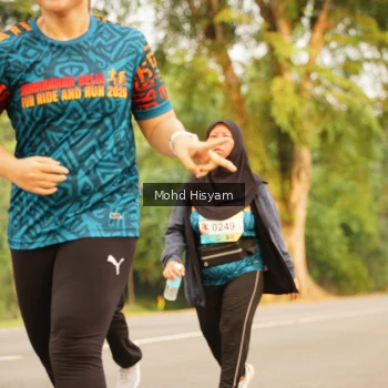 Runner Photo 3735856