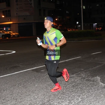 Runner Photo 3735857