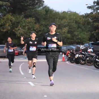 Runner Photo 3736315