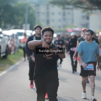 Runner Photo 3736339