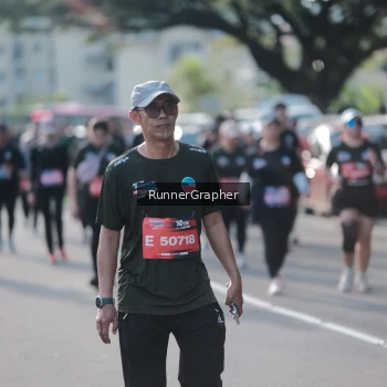 Runner Photo 3736800
