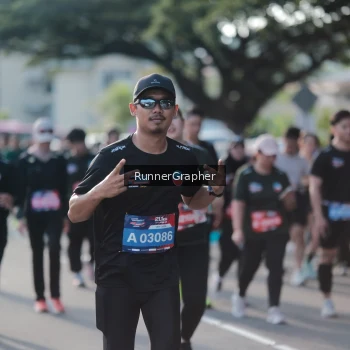 Runner Photo 3736905