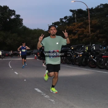 Runner Photo 3736949