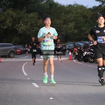Runner Photo 3737471